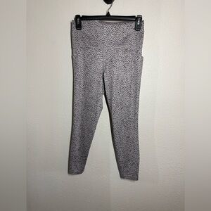Athleta Salutation Stash Pocket II 7/8 Tight Grey Leopard Leggings NWOT